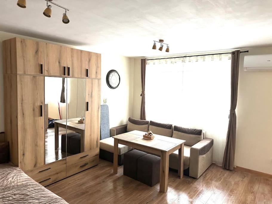Green Park Apartment - Brand New Studio! 鲁塞 外观 照片