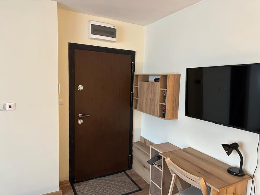 Green Park Apartment - Brand New Studio! 鲁塞 外观 照片