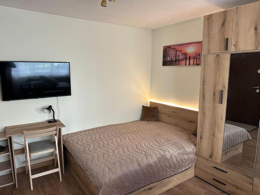 Green Park Apartment - Brand New Studio! 鲁塞 外观 照片