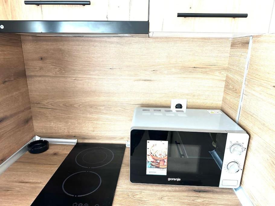 Green Park Apartment - Brand New Studio! 鲁塞 外观 照片
