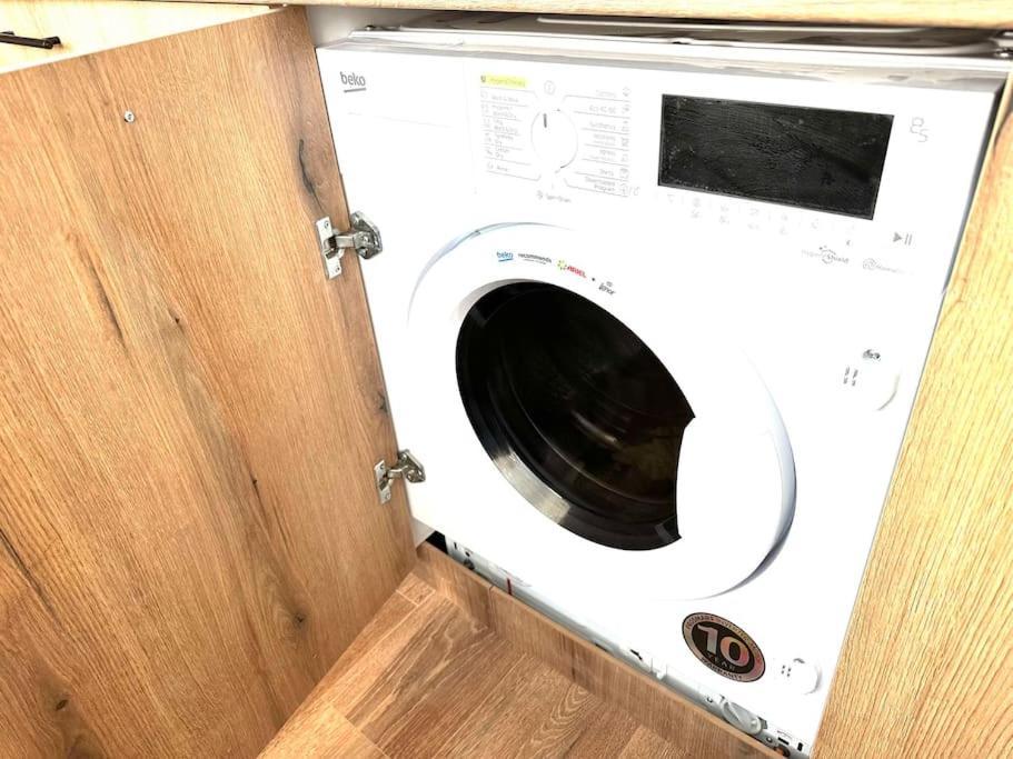 Green Park Apartment - Brand New Studio! 鲁塞 外观 照片